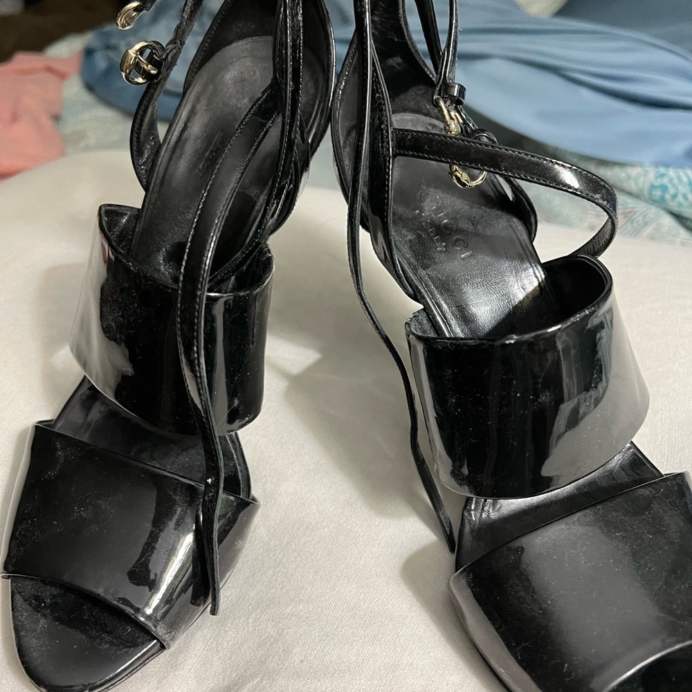 Gucci black pumps